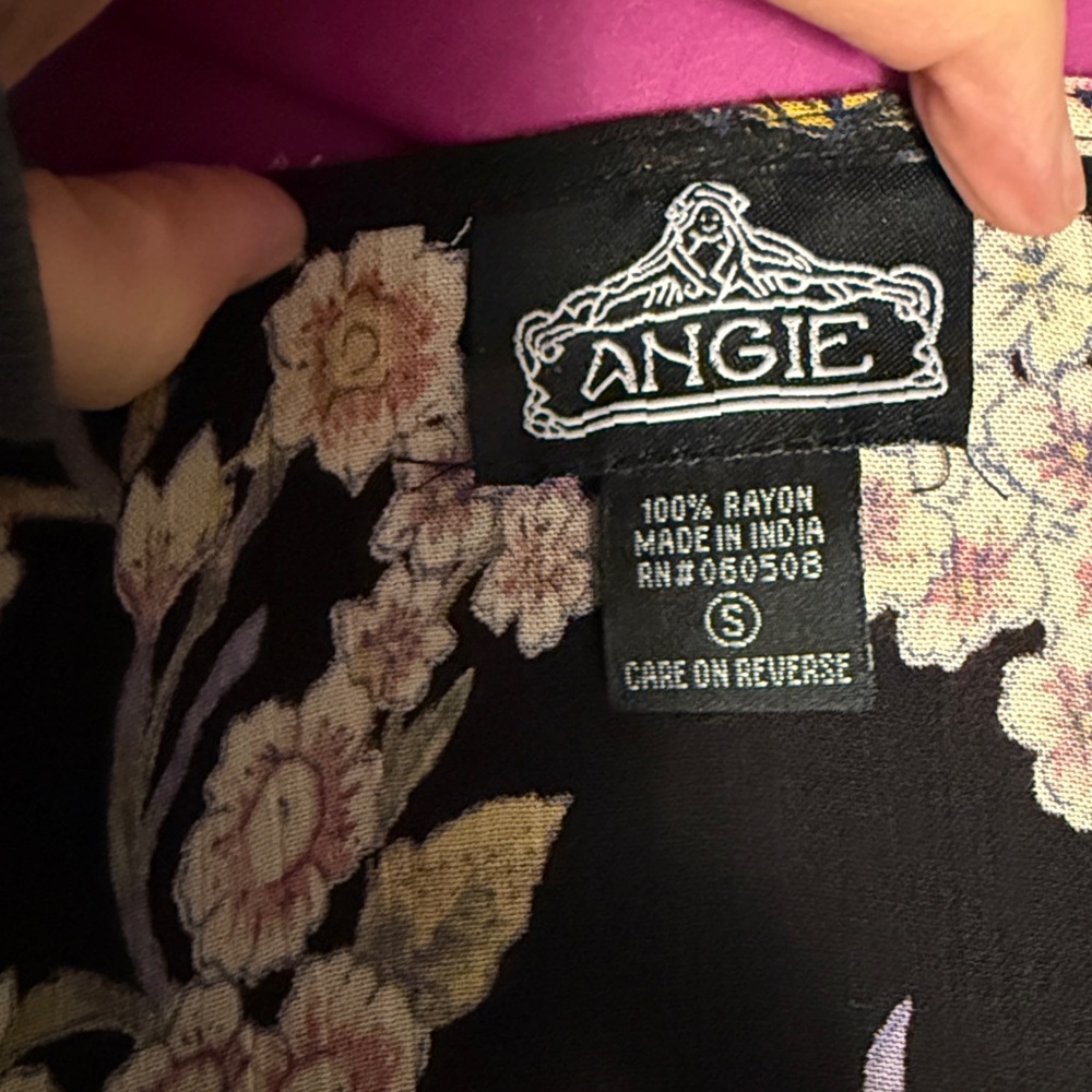 Floral Kimono Cardigan with black background - Picture 8 of 8